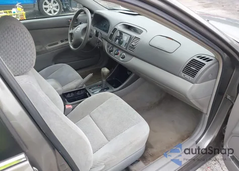 2004 Toyota Camry Le from USA, damaged, VIN 4T1BE32K54U803942